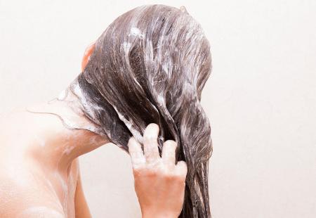 https://storage.bljesak.info/article/343234/450x310/washing hair woman.jpg